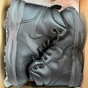 12c Nike Manoa Boots- NEW IN BOX